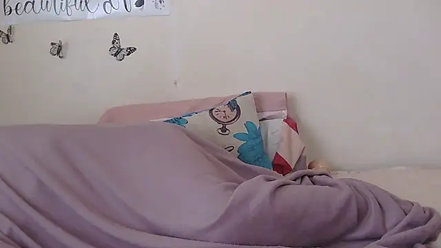 Snapshot of Young_Slut21 chatting on 12, 9, 2025 Young Slut21 online show from 12, 9, 2025