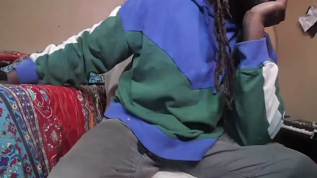 EYEzIAM online show from 16, 12, 2025