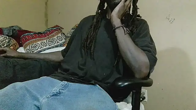 EYEzIAM online show from 17, 4, 2026