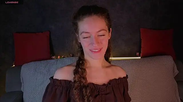 Snapshot of Agnes_Wells chatting on 11, 5, 2026 Agnes Wells online show from 11, 5, 2026