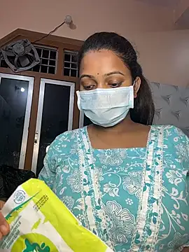 Snapshot of YOURMISTHI chatting on 11, 11, 2025 YOURMISTHI online show from 11, 11, 2025