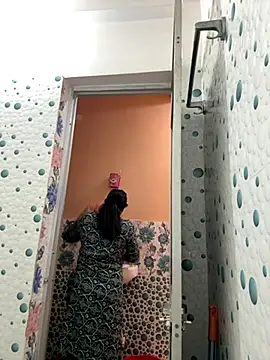 Snapshot of YOURMISTHI chatting on 13, 11, 2025 YOURMISTHI online show from 13, 11, 2025