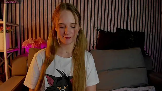 Casey Sweeet online show from 18, 4, 2026