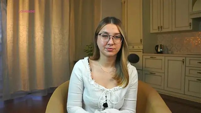 DarelleFaux online show from 25, 10, 2025