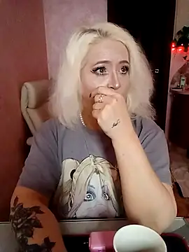 SquirtMilf00 online show from 18, 2, 2026