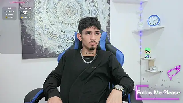 Snapshot of nextboywell1 chatting on 17, 4, 2026 nextboywell1 online show from 17, 4, 2026