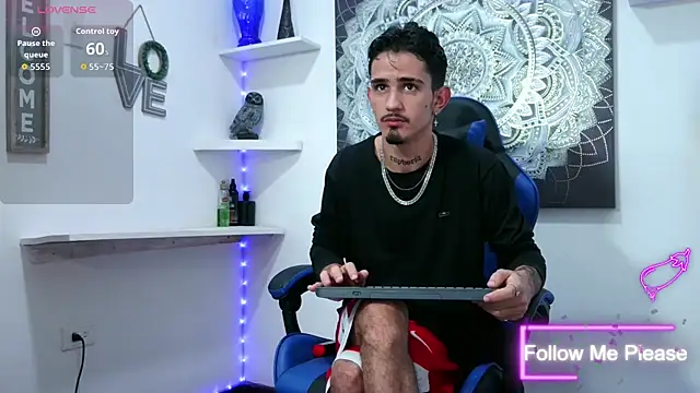 Snapshot of nextboywell1 chatting on 18, 4, 2026 nextboywell1 online show from 18, 4, 2026