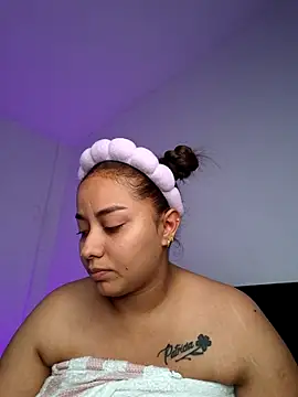 Snapshot of Nicoll_31 chatting on 16, 12, 2025 Nicoll 31 online show from 16, 12, 2025