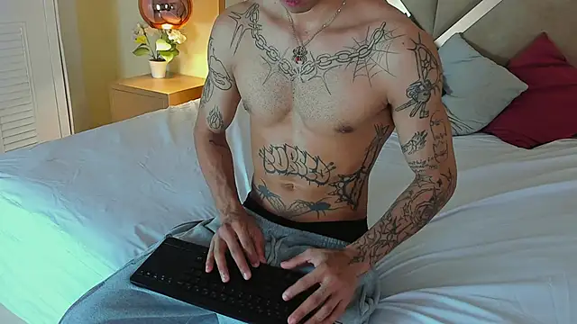 Snapshot of Enzo_Hunter chatting on 18, 5, 2026 Enzo Hunter online show from 18, 5, 2026