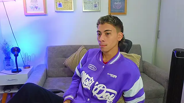 yulian vasquez online show from 28, 11, 2025