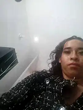 Snapshot of Valenn_fernandez chatting on 8, 4, 2026 Valenn fernandez online show from 8, 4, 2026
