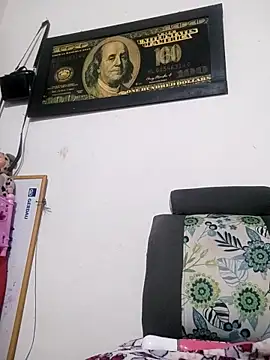 Snapshot of Valenn_fernandez chatting on 6, 5, 2026 Valenn fernandez online show from 6, 5, 2026