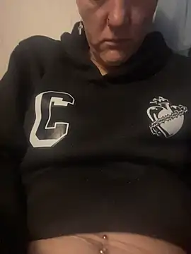 kmaddycakes1 online show from 19, 2, 2026