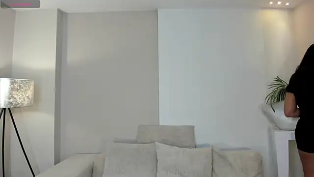 Snapshot of AmbarJames_ chatting on 4, 7, 2026 AmbarJames online show from 4, 7, 2026