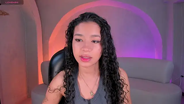 Snapshot of SophieHouston_ chatting on 17, 10, 2025 SophieHouston online show from 17, 10, 2025
