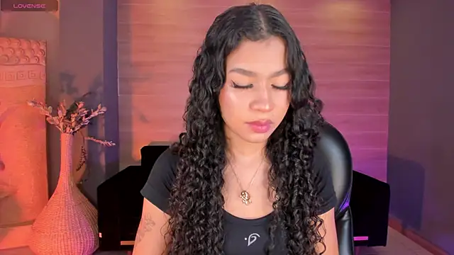 Snapshot of SophieHouston_ chatting on 21, 10, 2025 SophieHouston online show from 21, 10, 2025