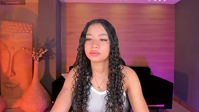 Snapshot of SophieHouston_ chatting on 22, 10, 2025 SophieHouston online show from 22, 10, 2025