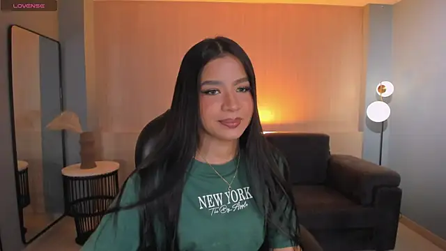 Snapshot of SophieHouston_ chatting on 2, 6, 2026 SophieHouston online show from 2, 6, 2026