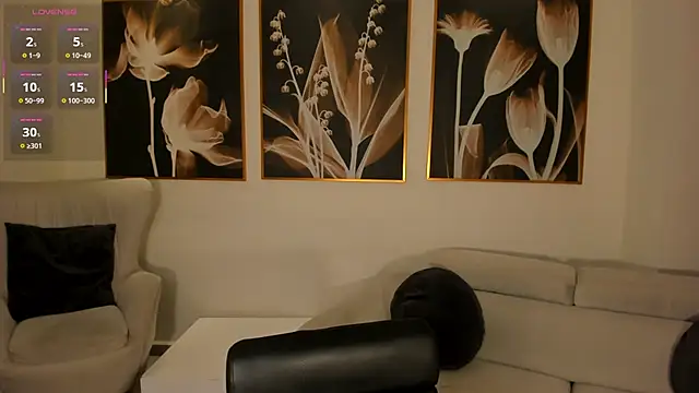 MilaLawrence online show from 15, 4, 2026