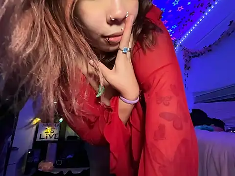 Snapshot of moan4mona chatting on 4, 6, 2026 moan4mona online show from 4, 6, 2026