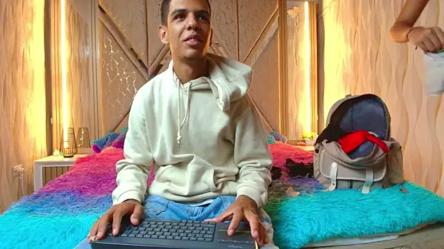 Hotcouple 222 online show from 14, 10, 2025