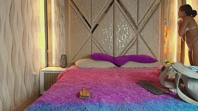 Hotcouple 222 online show from 3, 2, 2026