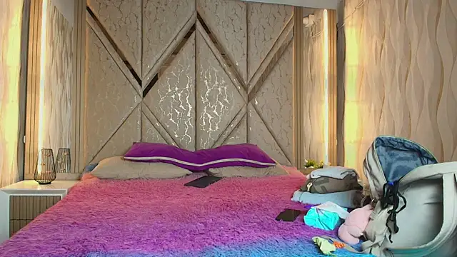 Hotcouple 222 online show from 4, 2, 2026