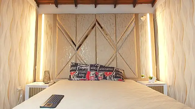 Hotcouple 222 online show from 25, 3, 2026