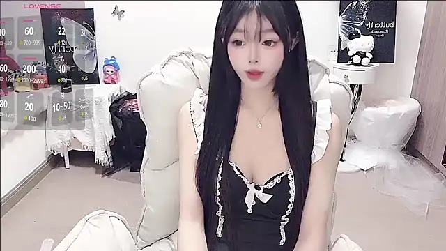 Snapshot of -EEBABY chatting on 8, 6, 2026 -EEBABY online show from 8, 6, 2026