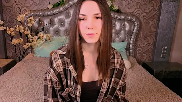 Snapshot of -CindyLou chatting on 10, 2, 2026 -CindyLou online show from 10, 2, 2026