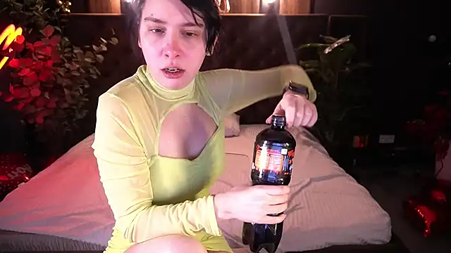 Snapshot of LiviaShy chatting on 17, 2, 2026 LiviaShy online show from 17, 2, 2026