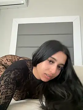 LilMisIndianx online show from 24, 11, 2025