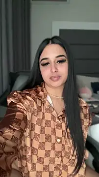 LilMisIndianx online show from 18, 4, 2026