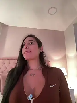 Snapshot of Bella__Wood chatting on 19, 7, 2026 Bella Wood online show from 19, 7, 2026