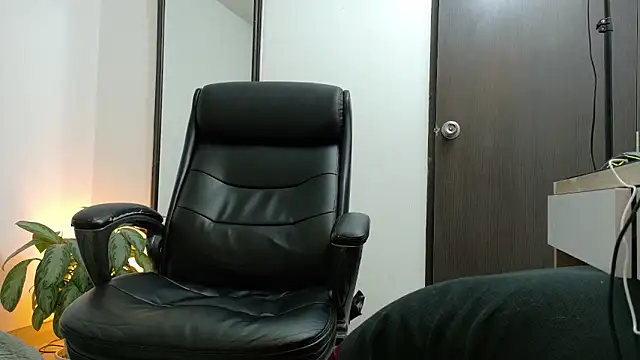 Elian savoy online show from 15, 4, 2026