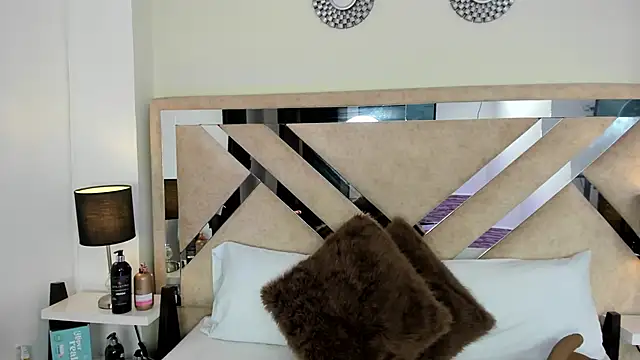 ximena vasquez8 online show from 6, 2, 2026