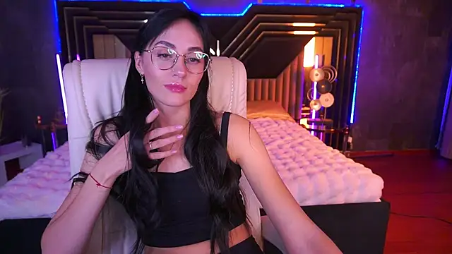 EviLune online show from 7, 11, 2025