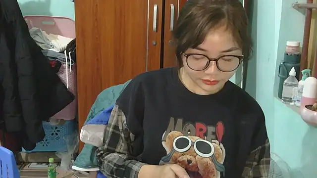 Uhem112 online show from 18, 11, 2025