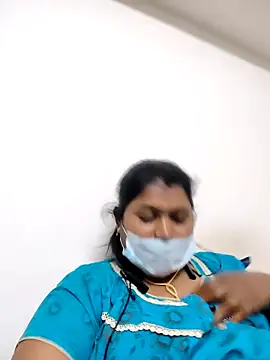 Snapshot of tamil_Miraclequeen chatting on 8, 11, 2025 tamil Miraclequeen online show from 8, 11, 2025