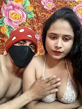 Seducing couple online show from 7, 2, 2026