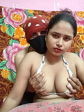 Snapshot of Seducing_couple chatting on 26, 5, 2026 Seducing couple online show from 26, 5, 2026