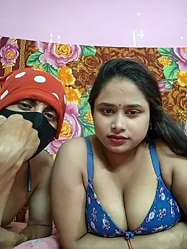 Snapshot of Seducing_couple chatting on 13, 6, 2026 Seducing couple online show from 13, 6, 2026