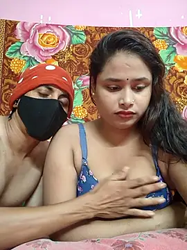 Snapshot of Seducing_couple chatting on 6, 7, 2026 Seducing couple online show from 6, 7, 2026