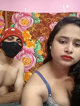 Snapshot of Seducing_couple chatting on 18, 7, 2026 Seducing couple online show from 18, 7, 2026