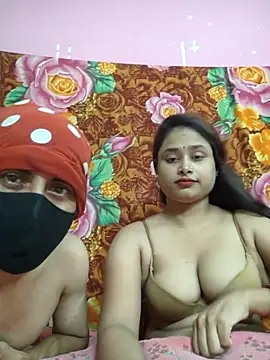 Snapshot of Seducing_couple chatting on 2, 8, 2026 Seducing couple online show from 2, 8, 2026