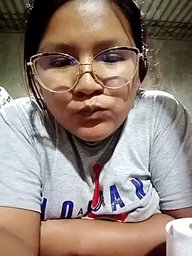 Snapshot of vea_m chatting on 3, 4, 2026 vea m online show from 3, 4, 2026