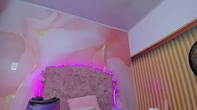 violet taylor  online show from 14, 1, 2026