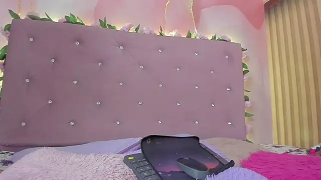 violet taylor  online show from 3, 6, 2026