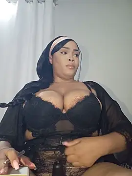 Snapshot of MadamPinky chatting on 16, 6, 2026 MadamPinky online show from 16, 6, 2026