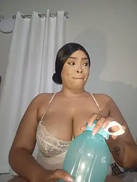 Snapshot of MadamPinky chatting on 28, 6, 2026 MadamPinky online show from 28, 6, 2026